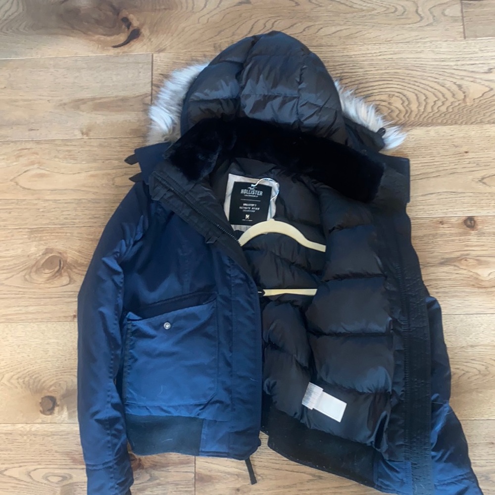 super cute holliser jacket